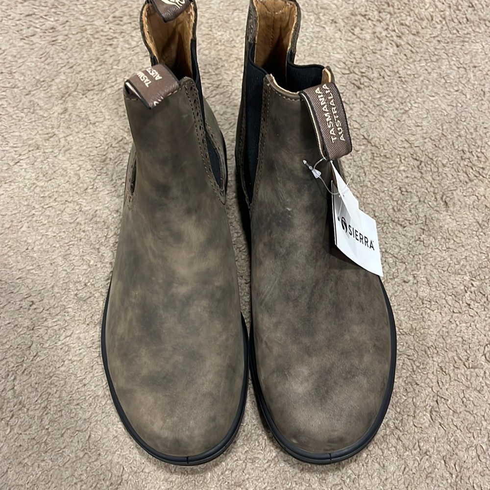 NWT womens #1351 high top boots -rustic brown size 10